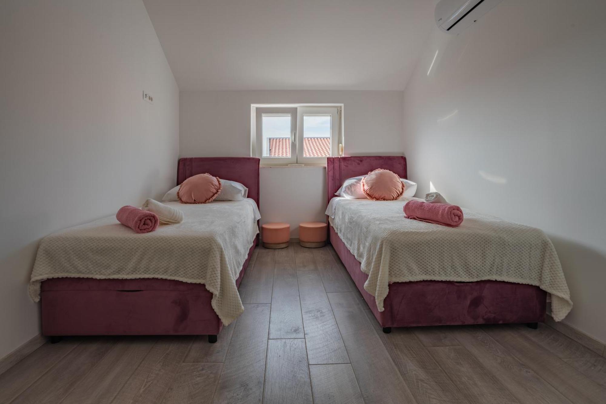 Seaview Apartments Roberta Zadar Bagian luar foto